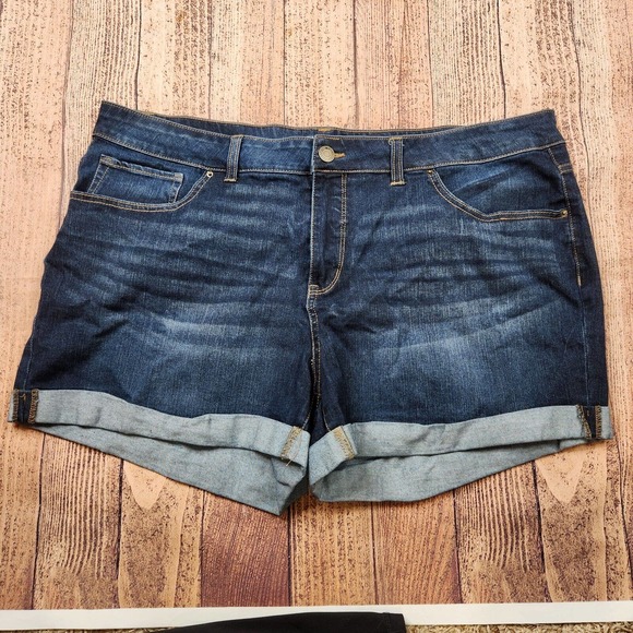Time & Tru Womens Booty Shorts Size 20 Denim Blue Jean Dark Wash Mid Rise NWT - Picture 1 of 5